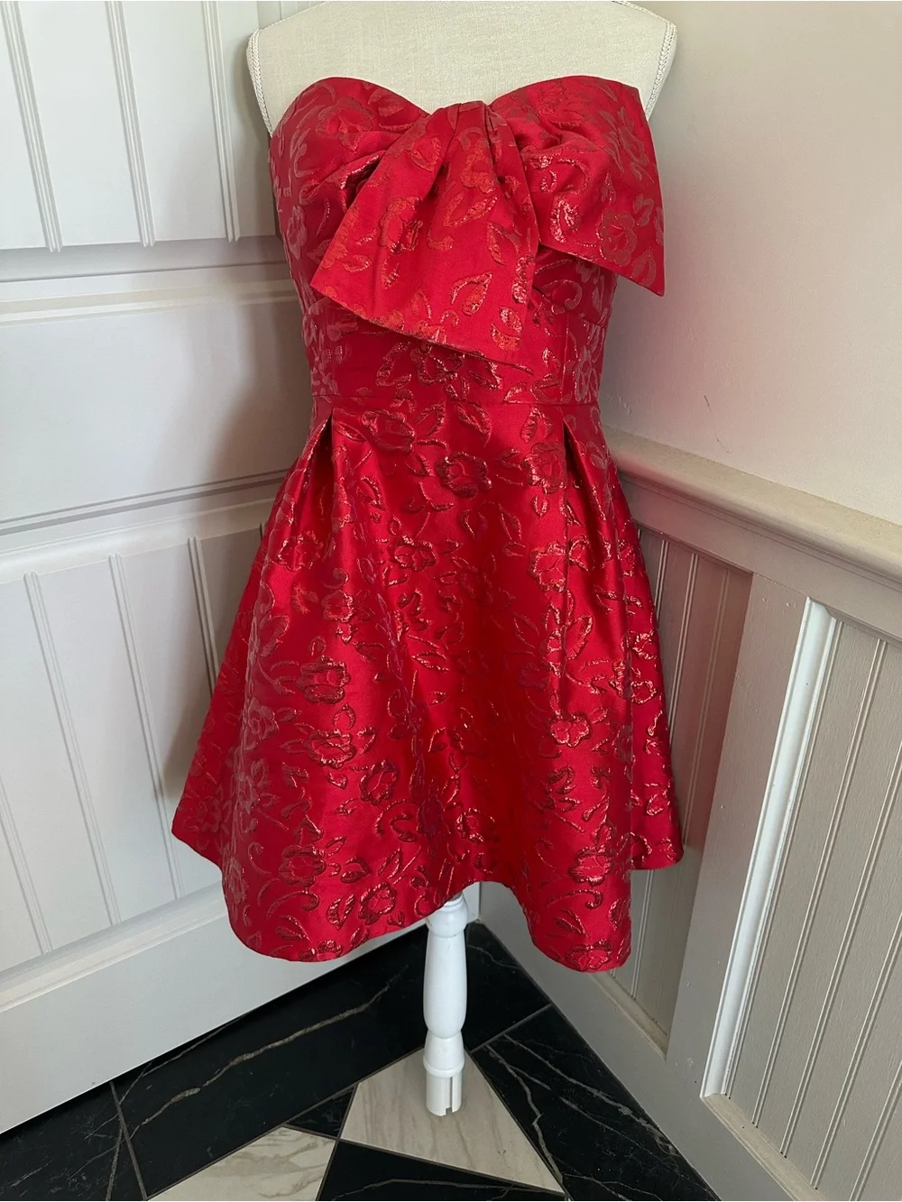 Lilly Pulitzer Red Brocade Strapless Dress, bow Front, Internal Corset, sz 10 - Picture 2 of 10